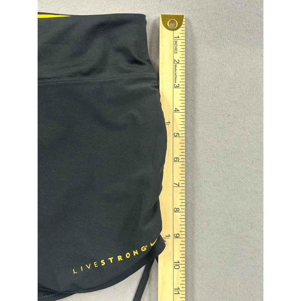 Nike Women’s LiveStrong Athletic Black Skort Medium